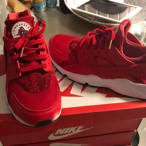 Use men Nikes Huaraches (red)